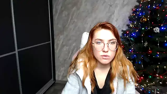 Reginasmilee live sex cam