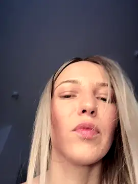 Adelina0001's cam snapshot