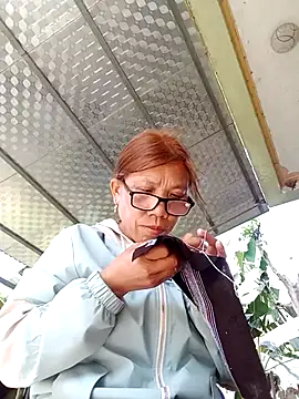 bella-la's cam snapshot