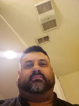 Roddog18 live sex cam