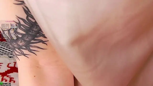 SaraHearts live sex cam