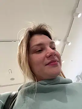 ValenciaShock live sex cam