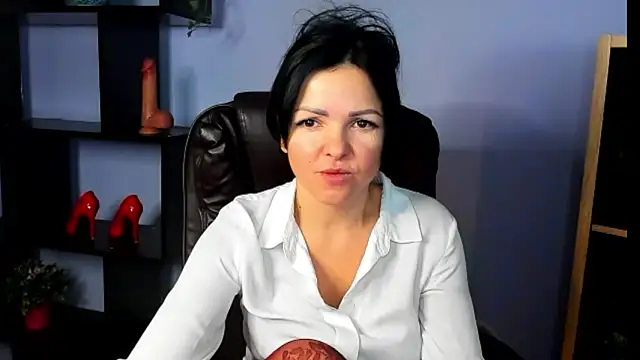 Mollybloom40 live sex cam