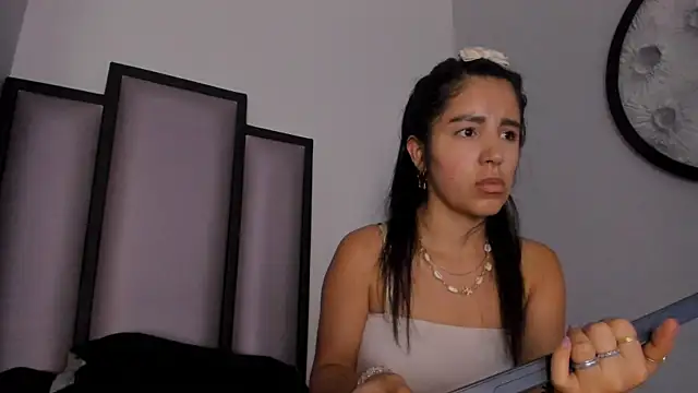 Lucy-23's cam snapshot