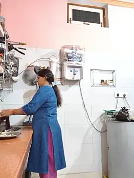 Simran_bhabhi0's cam snapshot