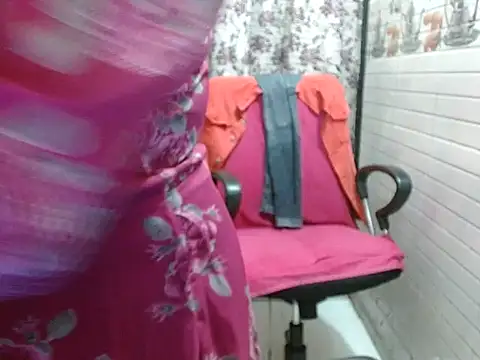 LovingPihu's cam snapshot