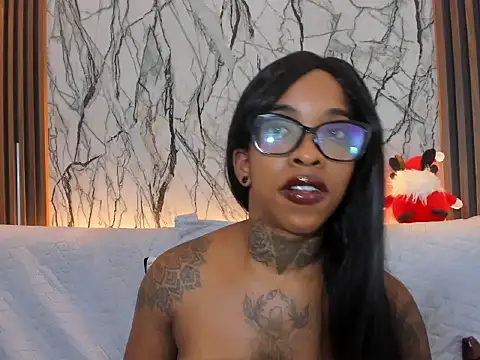 Pauline_Fox's cam snapshot