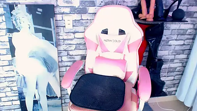 Mistress_Eiko9inchs live sex cam