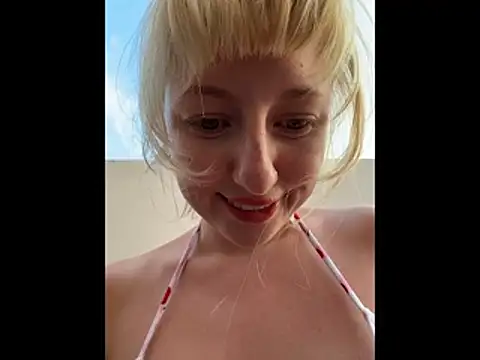 RonnieKiss live sex cam