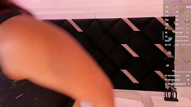 Lunara_Vall's cam snapshot