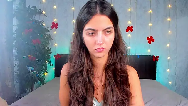 Milana_Crystal_ live sex cam