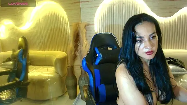 charlotte_r_'s cam snapshot