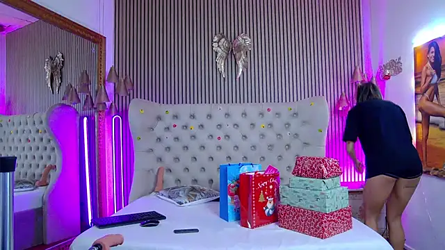 PlayfulShow live sex cam