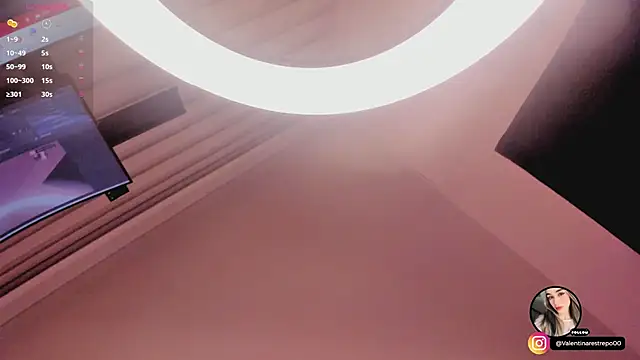 EmilyAllen_1's cam snapshot