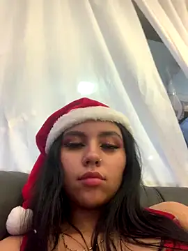 Larabrooks live sex cam