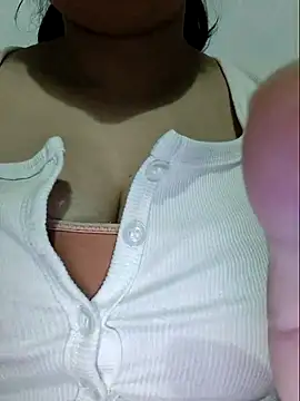 Shine_Mai's cam snapshot