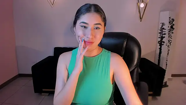 MayaMoretti_'s cam snapshot