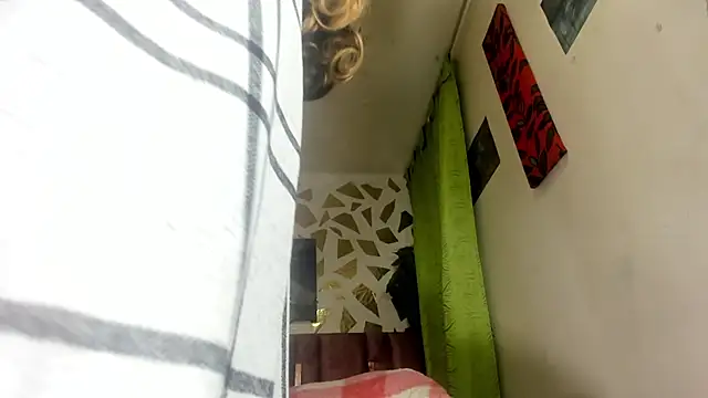 Kazsandraa's cam snapshot