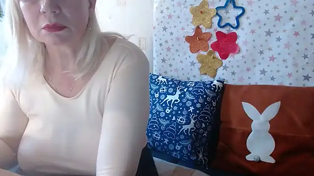 QueenLana live sex cam