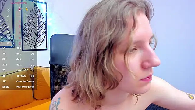 Hailey_Foxy's cam snapshot