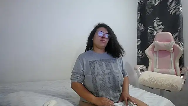 mabigomez00's cam snapshot