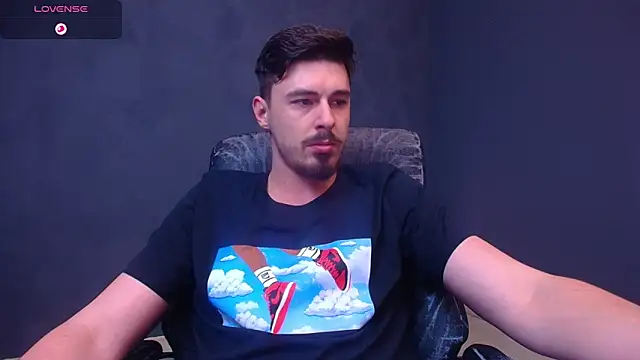 EnzoRace live sex cam