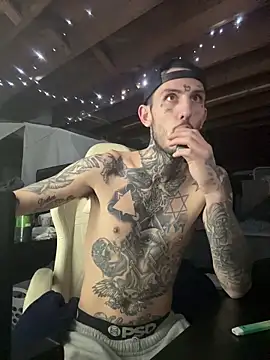 KumWithTheKommas live sex cam