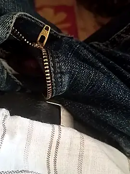 Gujjuuboys's cam snapshot