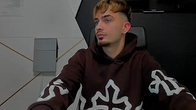 BrandonTate live sex cam