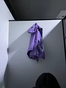 so-linger live sex cam