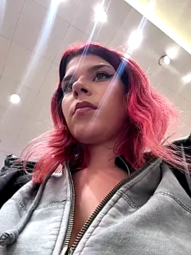 RiriRoseey live sex cam