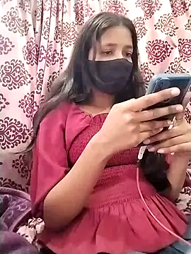 Surbhi-dixit's cam snapshot