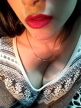 Yours-Zeenat's cam snapshot