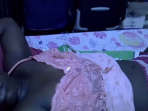 Adaline-Paris's cam snapshot