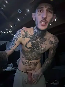 KumWithTheKommas live sex cam