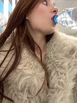 LilluKatten live sex cam