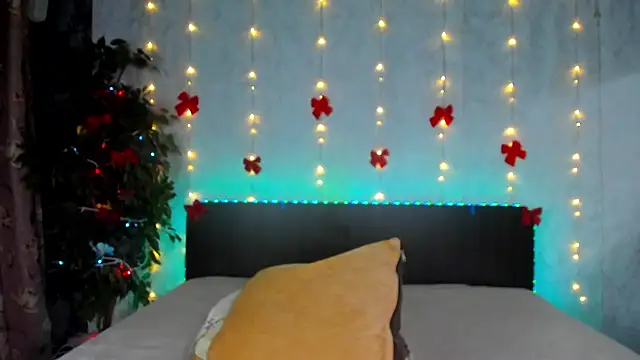 Milana_Crystal_ live sex cam