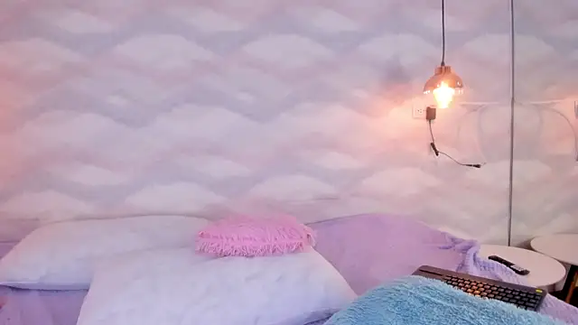 jazlin_angels1's cam snapshot