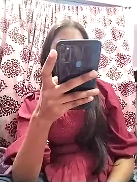 Surbhi-dixit's cam snapshot