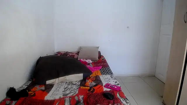 EssenceLovers's cam snapshot