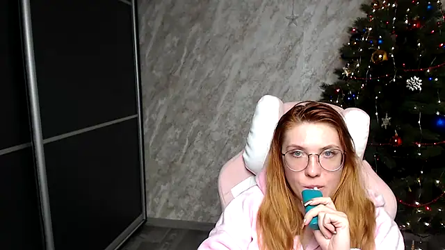 Reginasmilee's cam snapshot