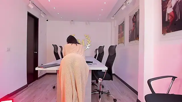 NairobiLee's cam snapshot