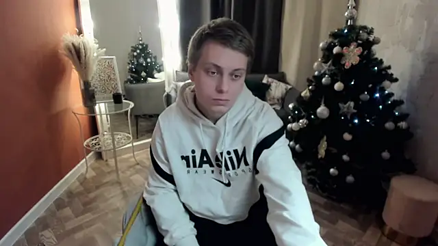 ZheRealKrugi live sex cam