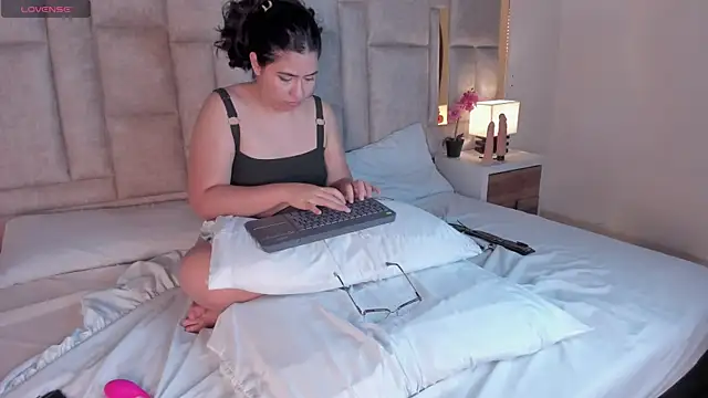 Lea_Hunter_'s cam snapshot