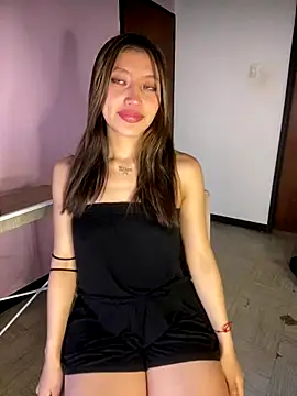 KloePink_'s cam snapshot