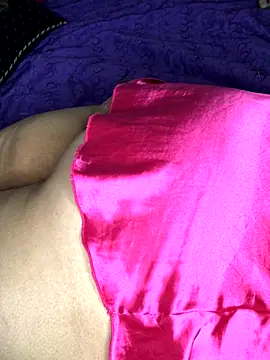 luisahot_9727's cam snapshot