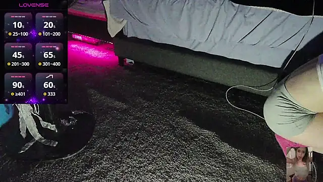 Blondiewithanass's cam snapshot