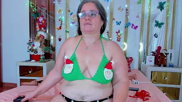 AnyelaGitanaMature's cam snapshot