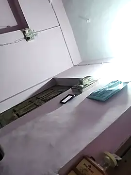 DesiHunk2255 live sex cam