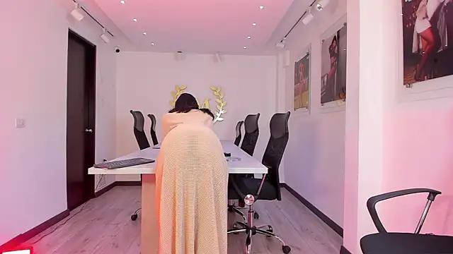 NairobiLee's cam snapshot